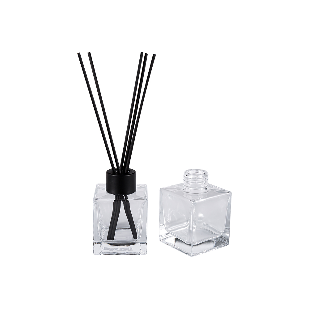 HJ-0309# Botella de aromaterapia de vidrio cuadrada de 24 mm, tapa de plástico negra mate, tapa de aluminio, pegatina de fibra